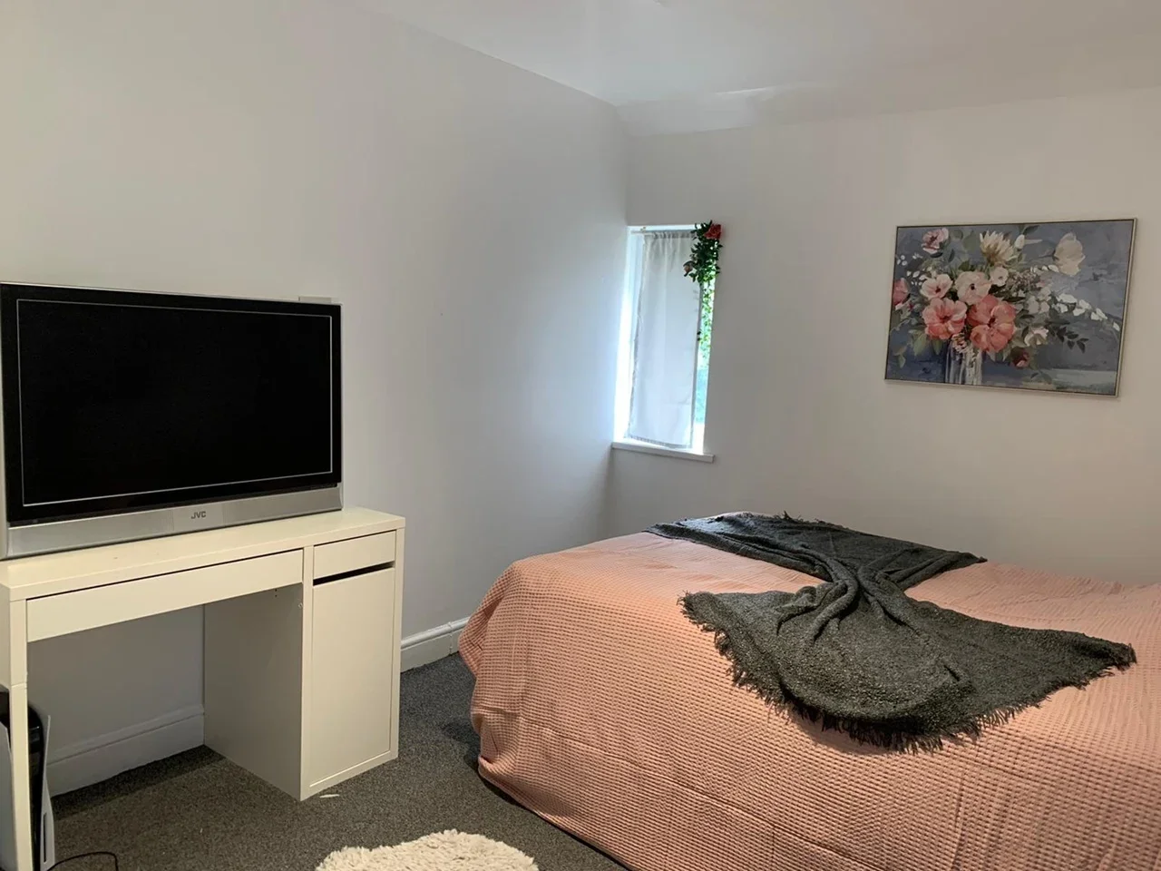Room Old Kenton Lane in Greater London