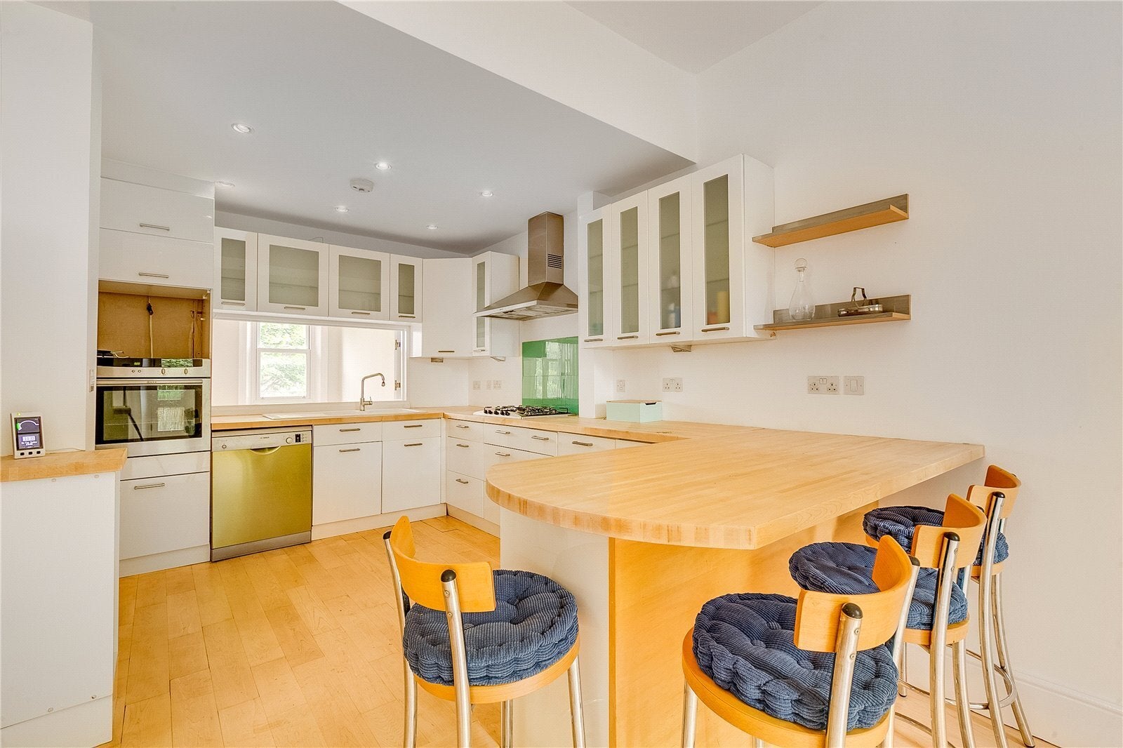 Flat Nevern Square in Greater London