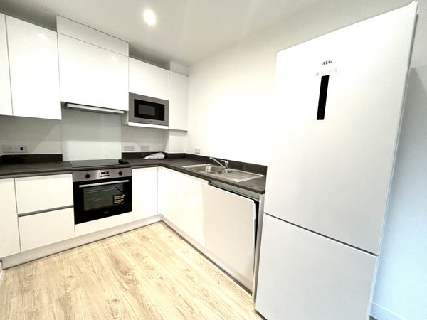 Flat Griffiths Close in Birmingham