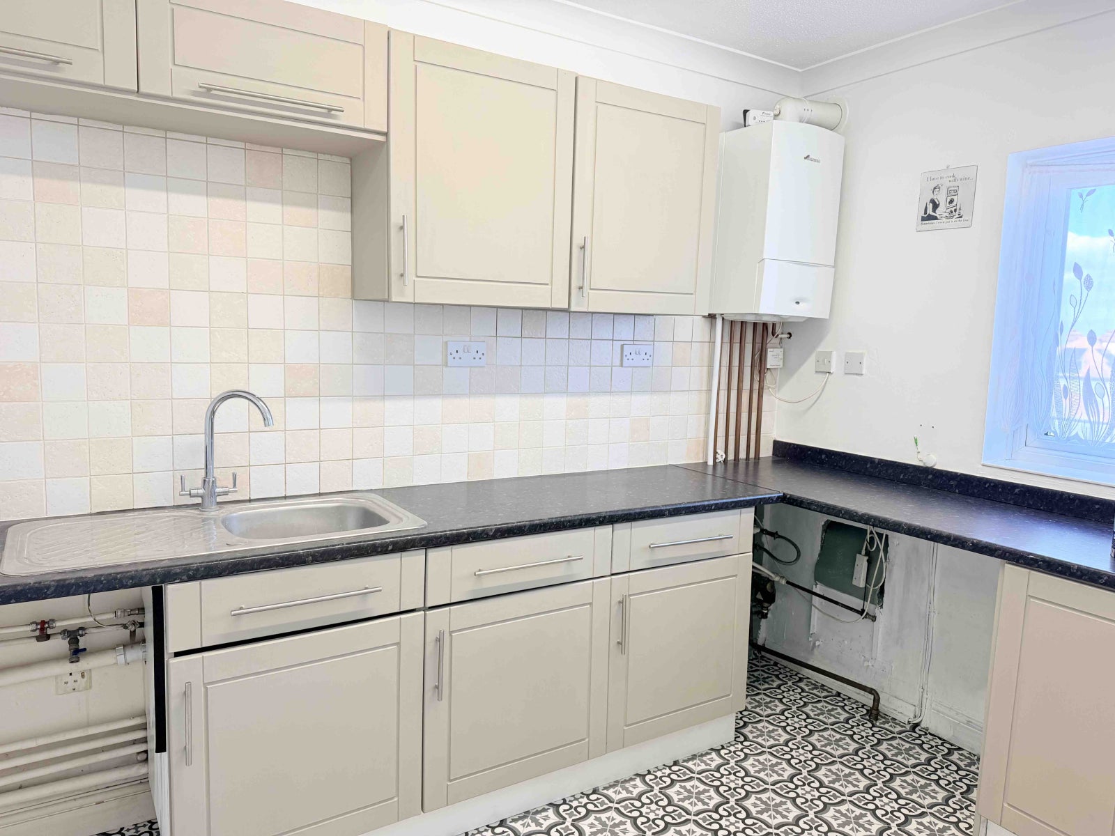 Flat Kings Avenue in Clacton-on-Sea