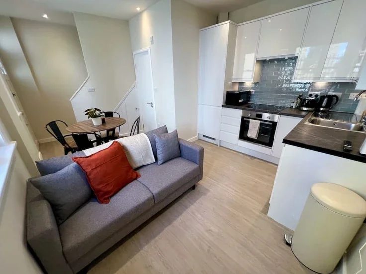 House Adrian Mews in Greater London
