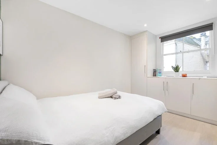 House Adrian Mews in Greater London