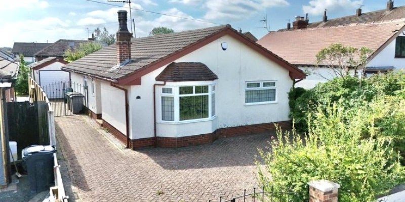 House Glasier Road in Moreton