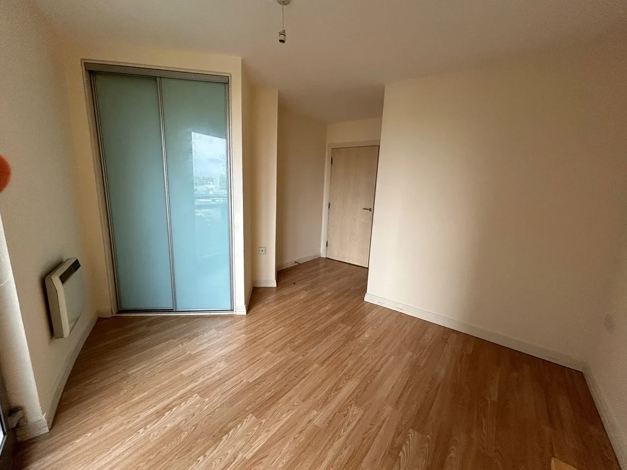 Flat Victoria Road in Greater London