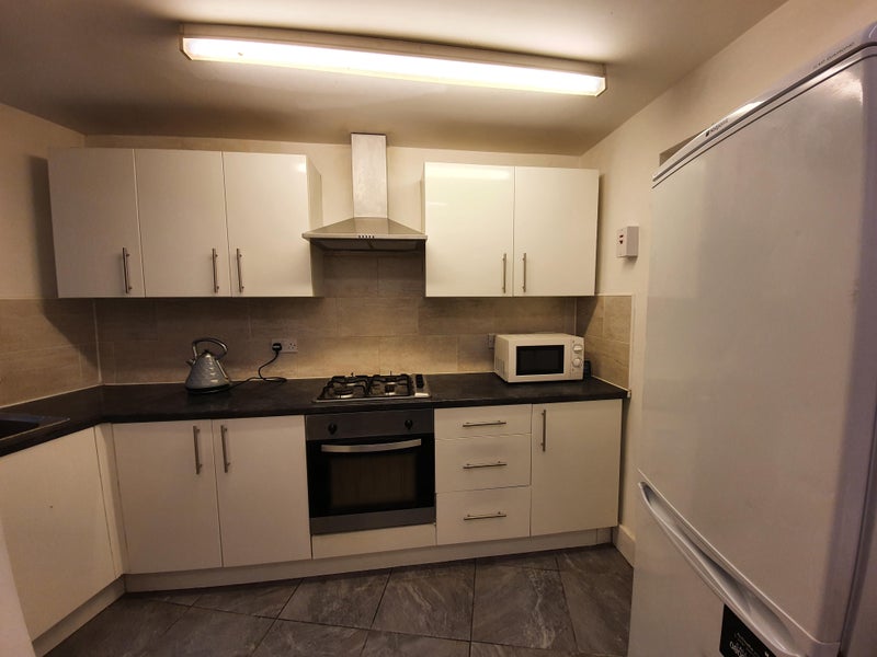 Room Newham Way in Greater London