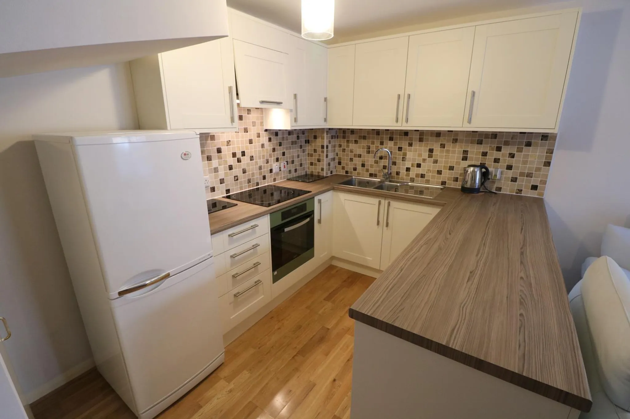 Flat Lansdowne Wood Close in Greater London