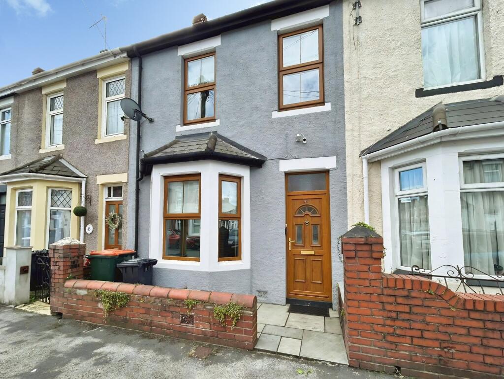Flat Ross Street in Newport