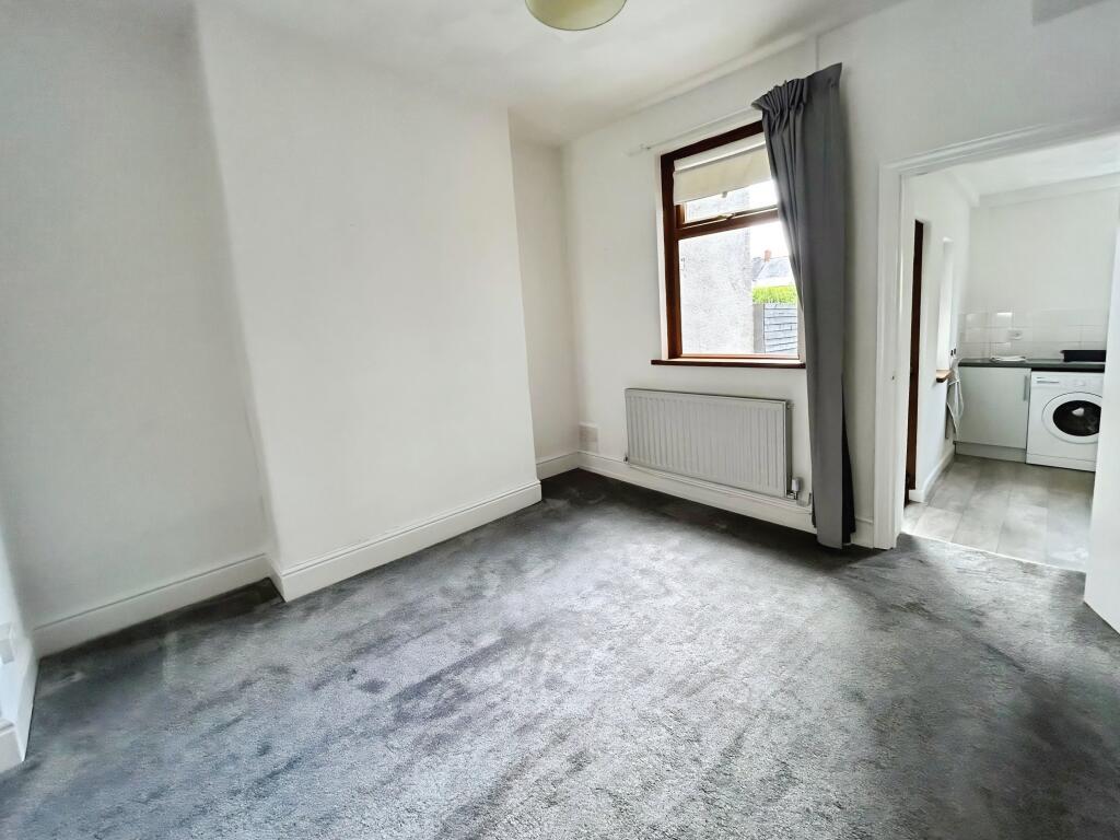 Flat Ross Street in Newport