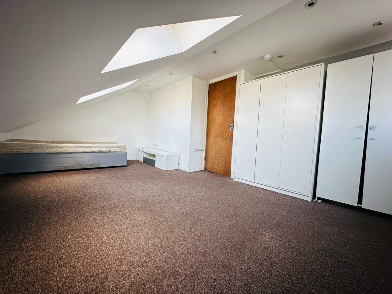 Room Chaplin Road in Greater London