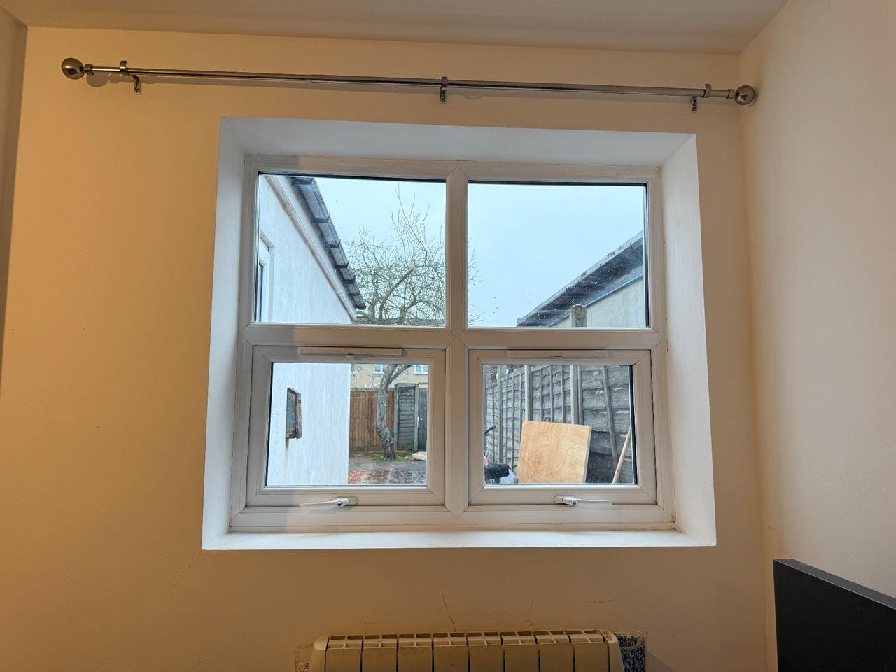 Room Chaplin Road in Greater London