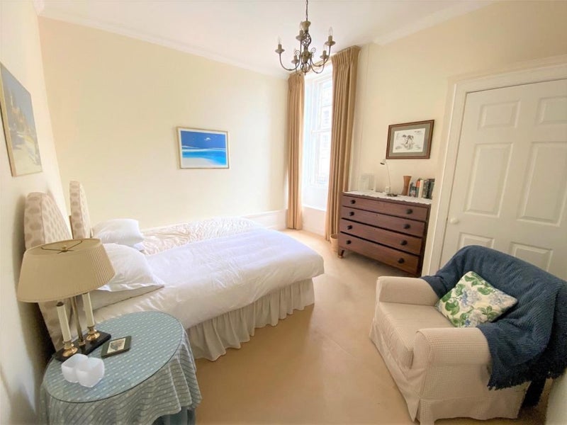 Flat Royal Crescent in City of Edinburgh