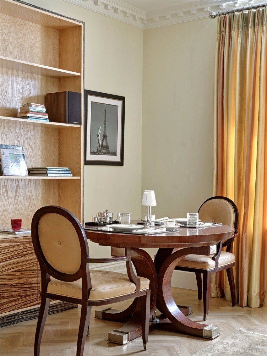 Flat Onslow Square in Greater London