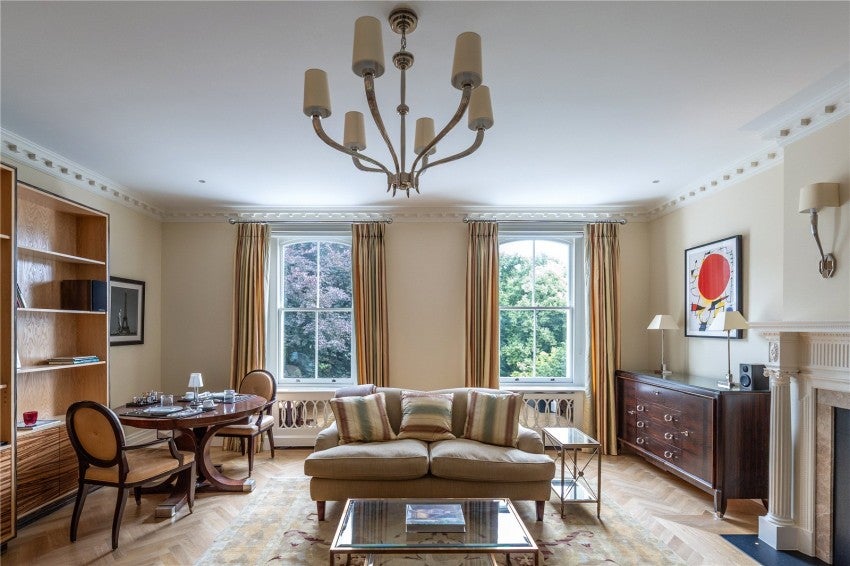 Flat Onslow Square in Greater London