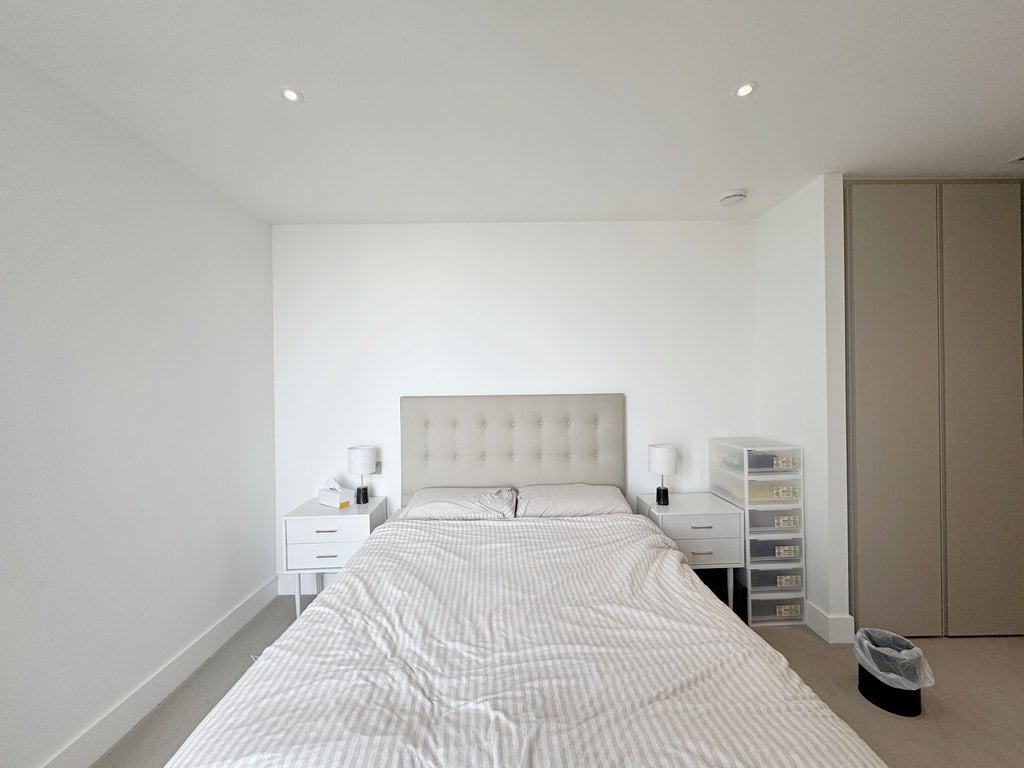 Flat Dingley Road in Greater London