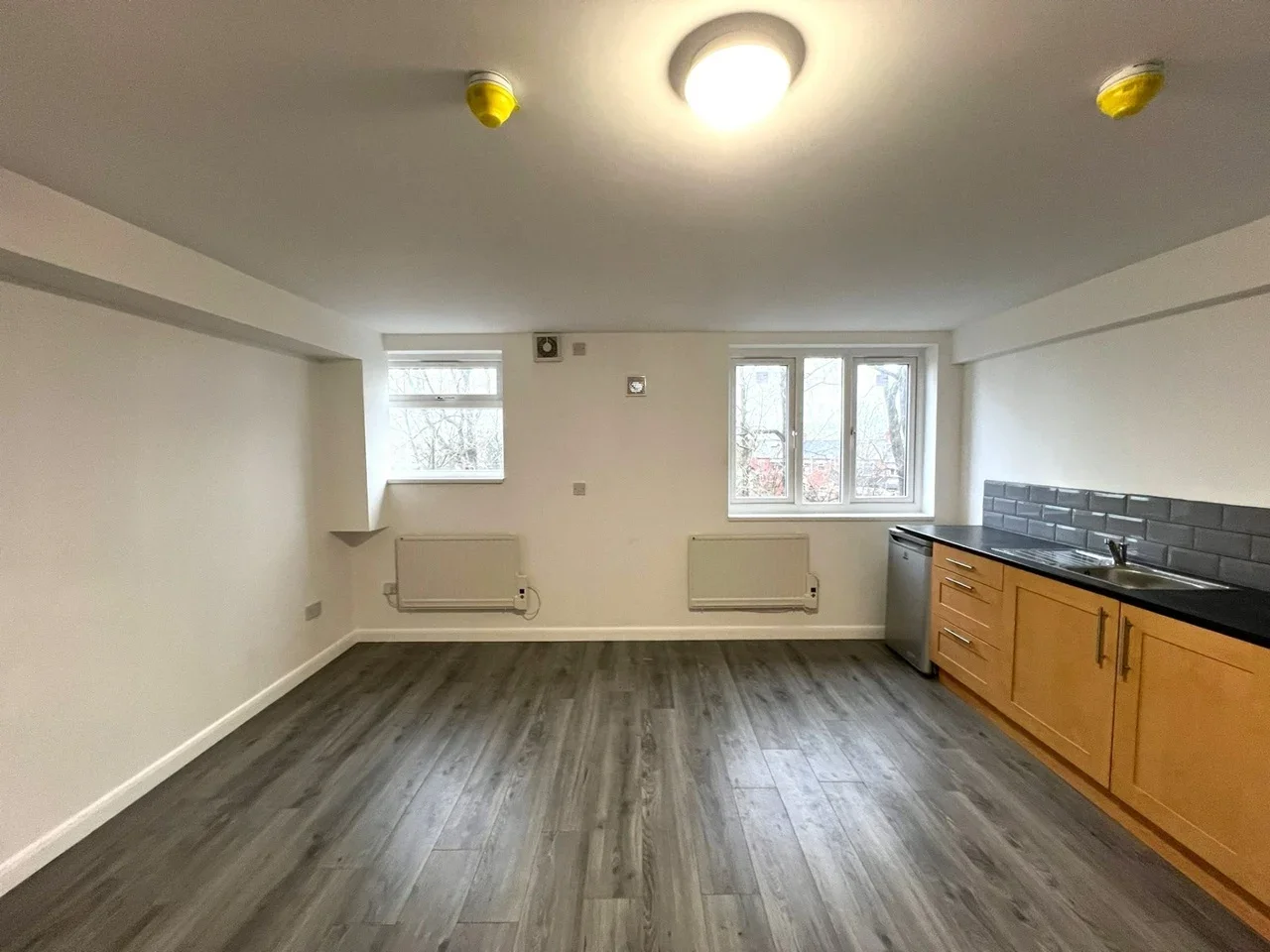 Flat Holbrook Lane in Coventry