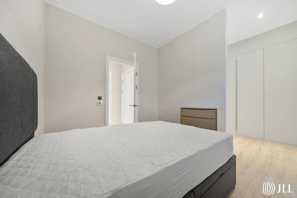 Flat Zinc Street in Greater London