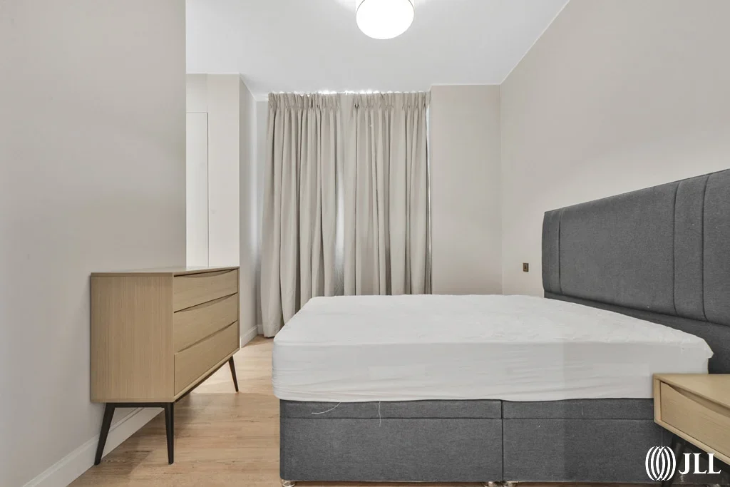 Flat Zinc Street in Greater London