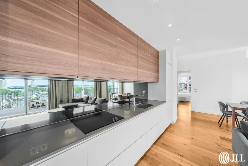 Flat Zinc Street in Greater London