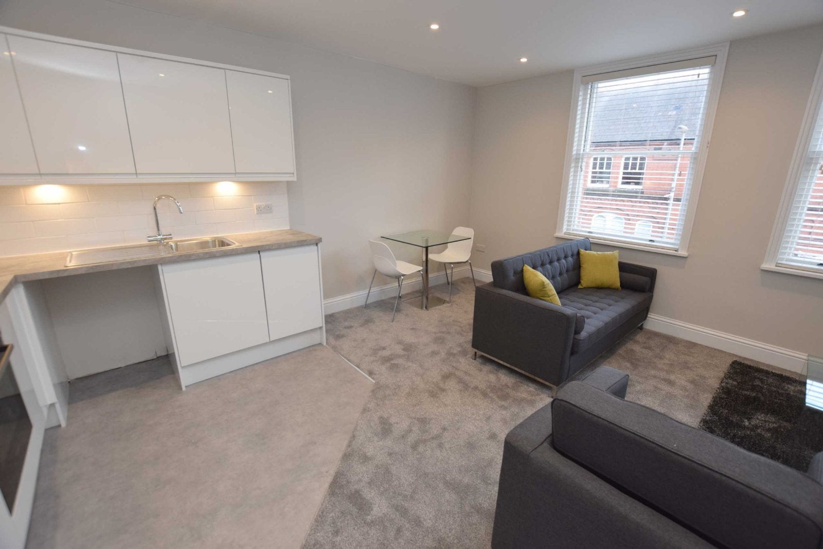 Flat Stamford New Road in Trafford