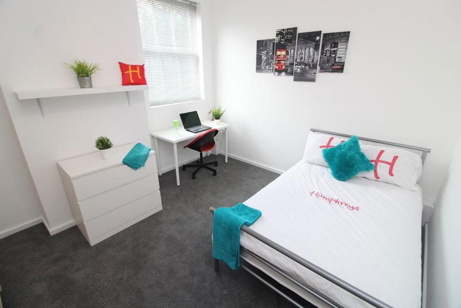 Room Glossop Road in Sheffield