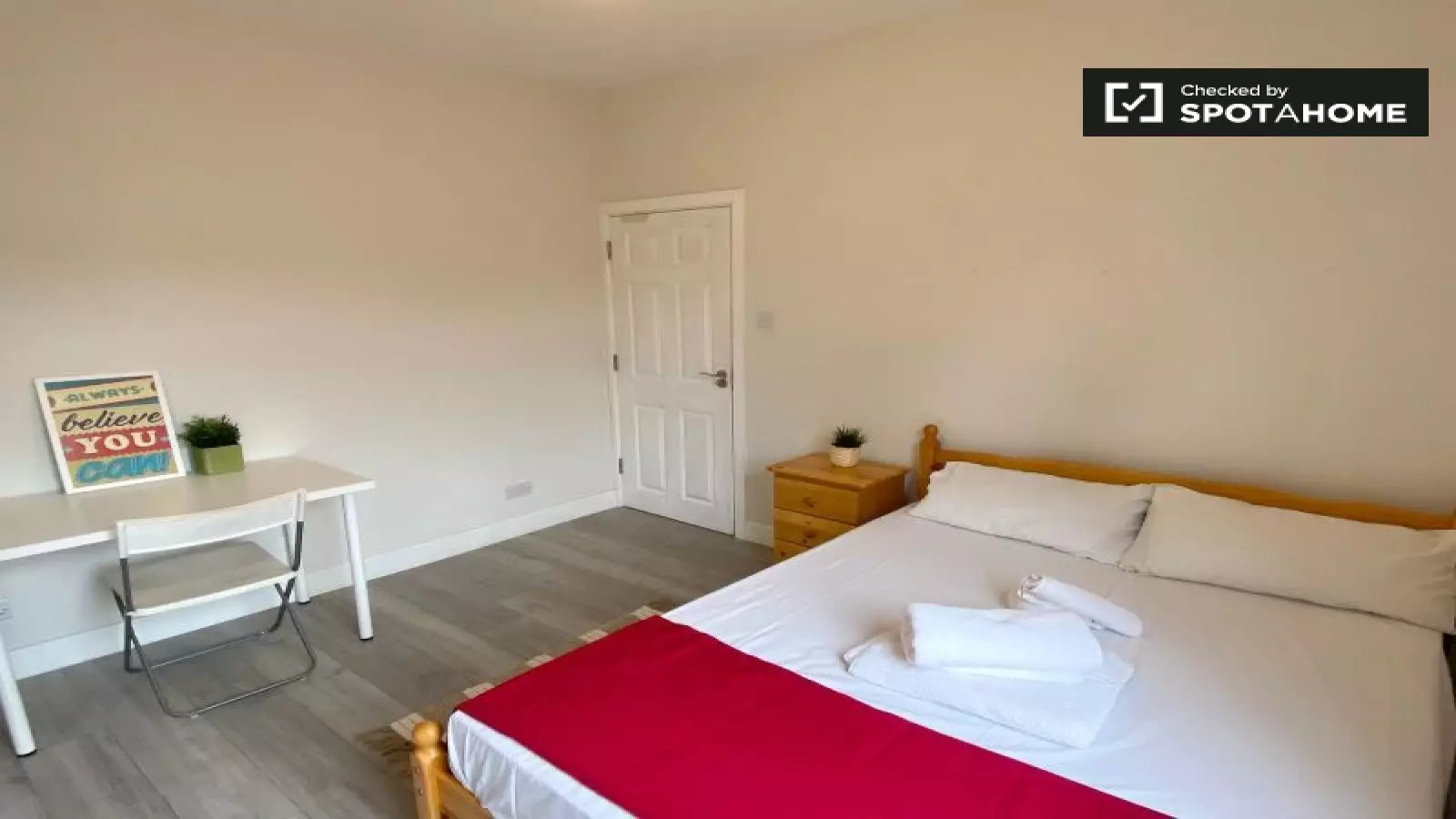 Room Antill Road in Greater London