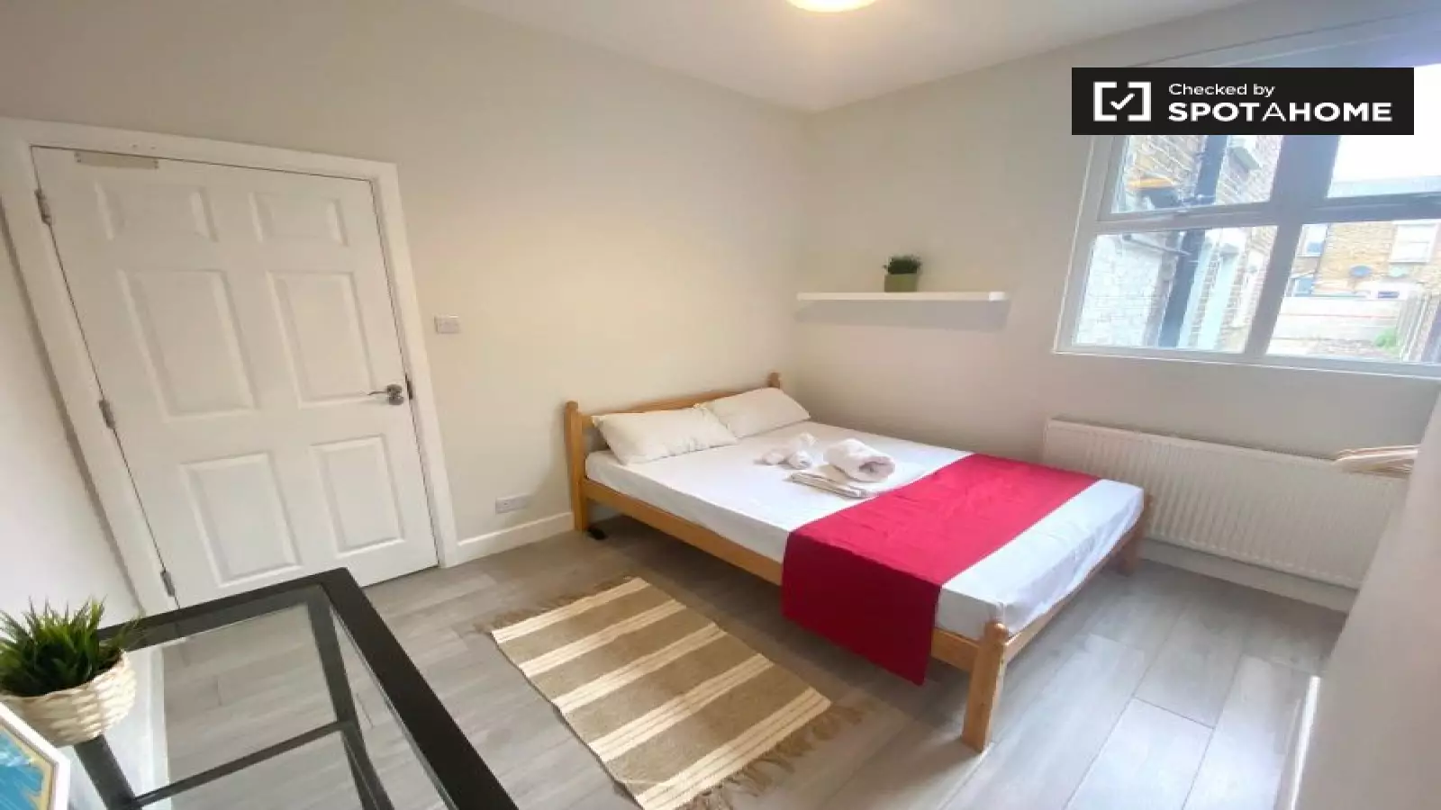 Room Antill Road in Greater London