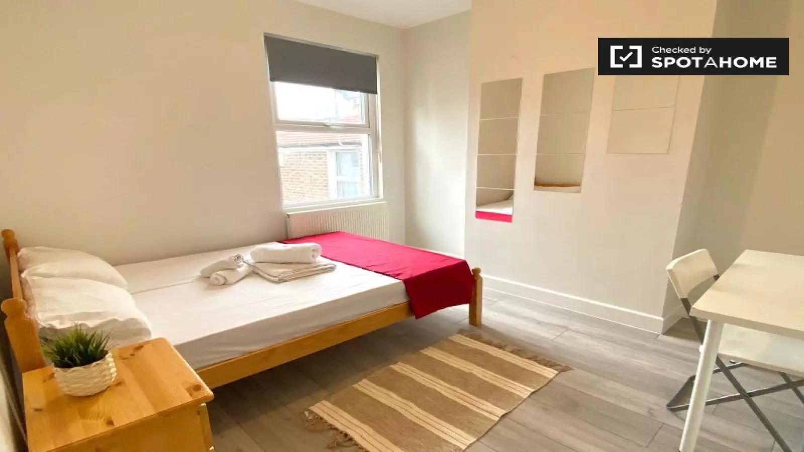 Room Antill Road in Greater London