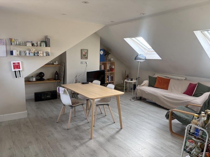 Room Gorleston Road in Greater London