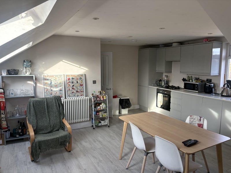 Room Gorleston Road in Greater London