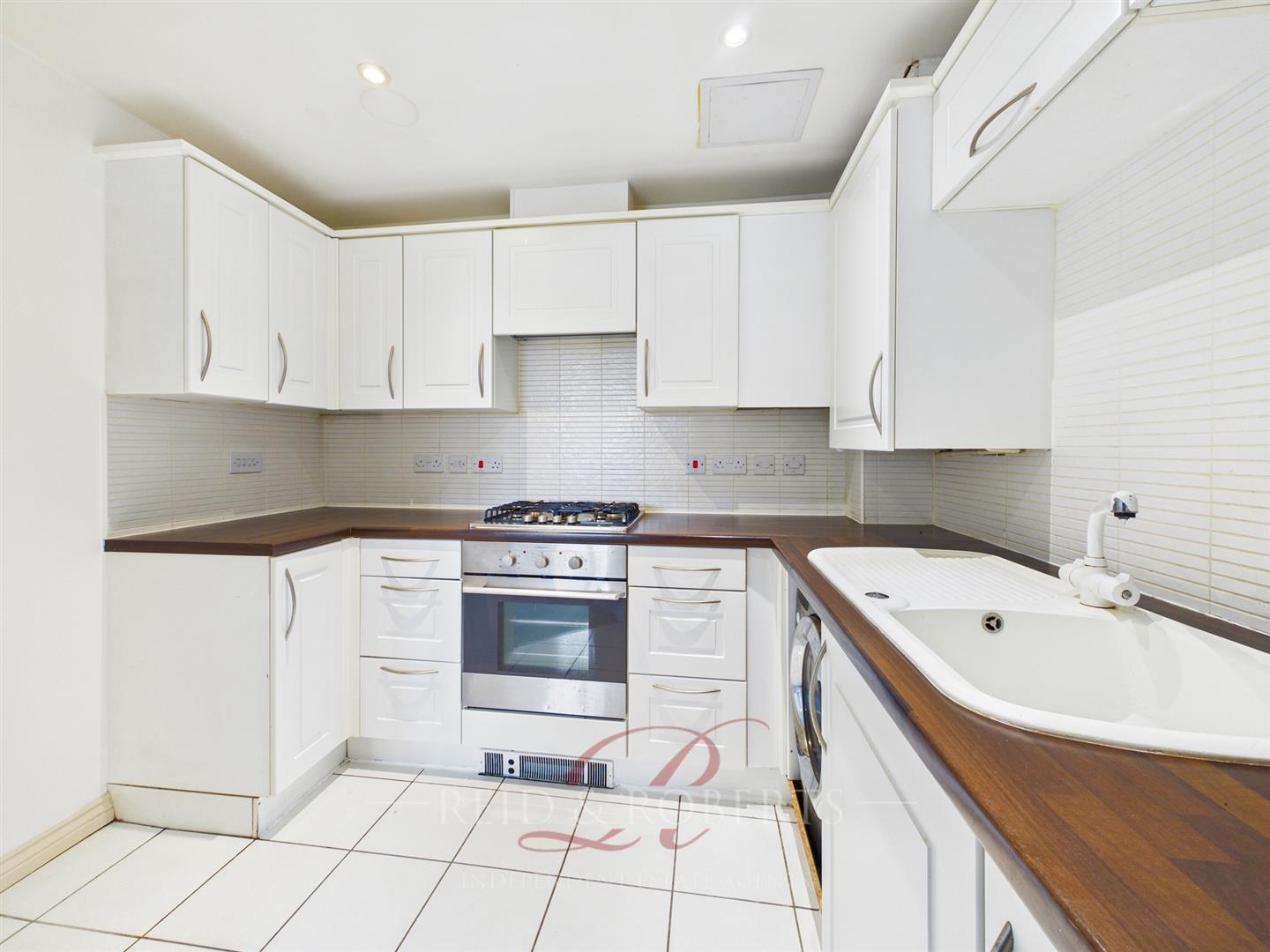 Flat Lamberton Drive in Tanyfron