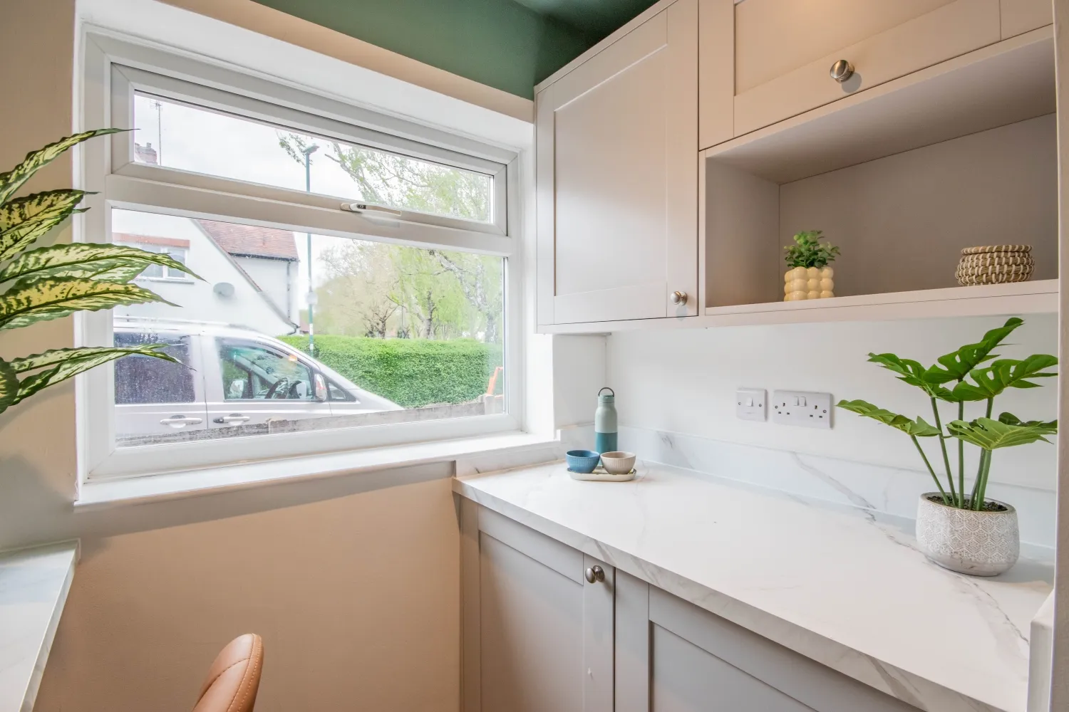 Room Woodside Road in Nottingham