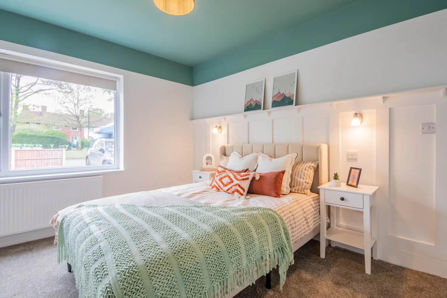 Room Woodside Road in Nottingham