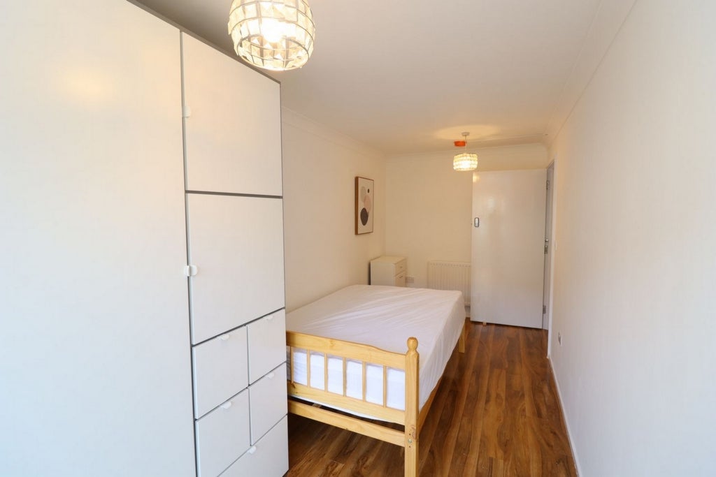 Room Globe Road in Greater London