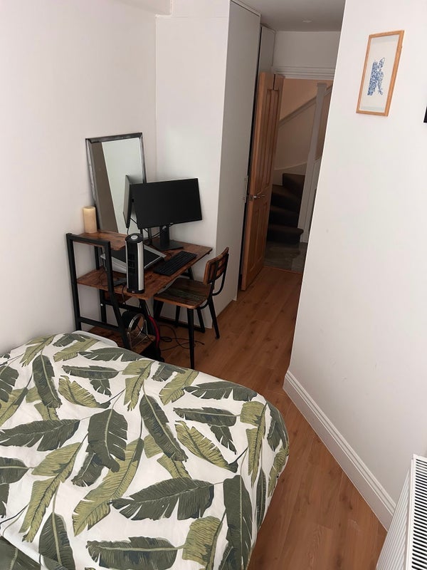 Room Palatine Avenue in Greater London