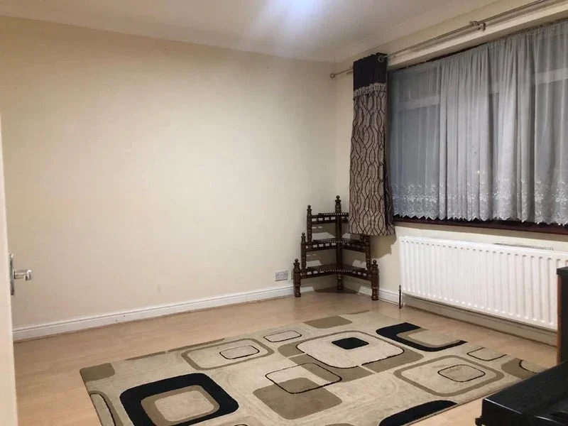 Room Review Road in Greater London