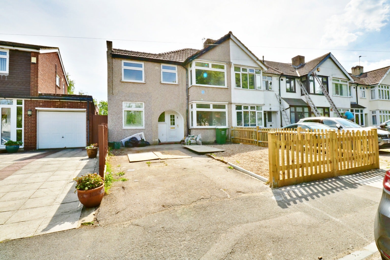 House Brookend Road in Greater London