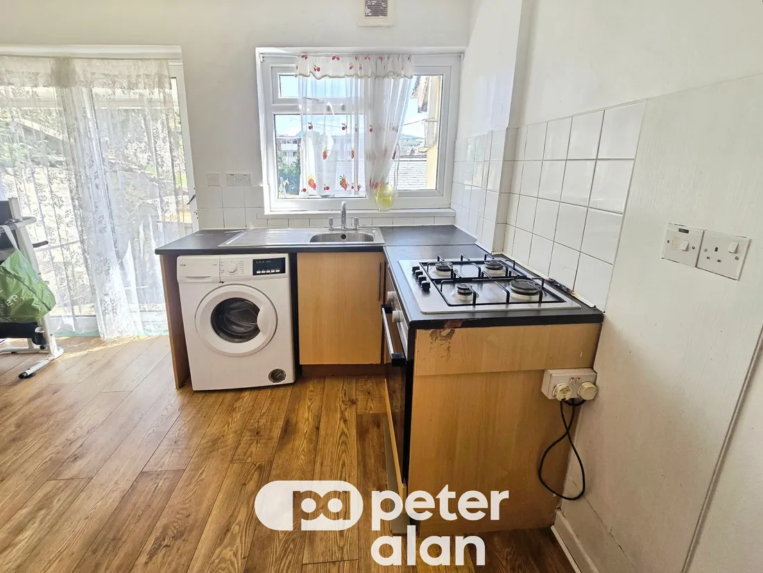 Flat Carlton Terrace in Swansea