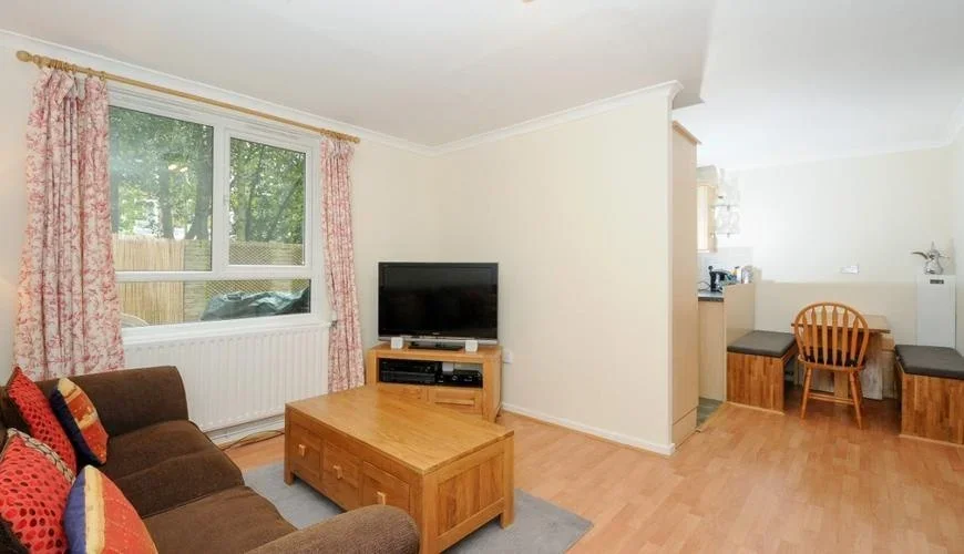 Flat Napier Terrace in Greater London