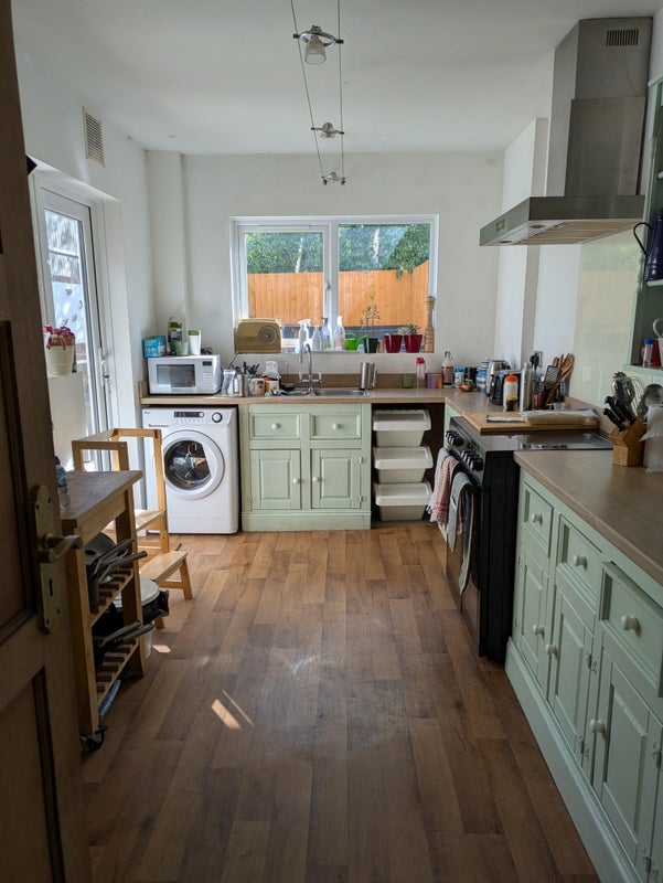 Room Hengaston Street in Bristol