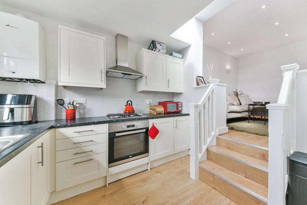 Flat Battersea Rise in Greater London