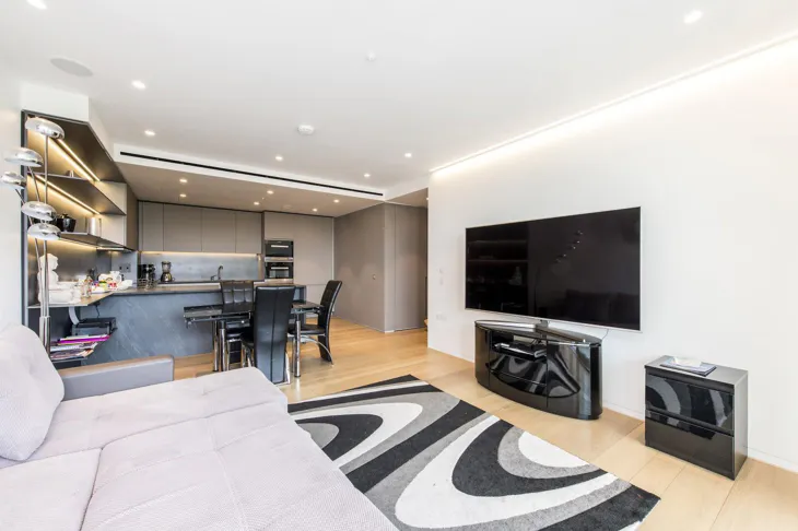 Flat Bressenden Place in City of Westminster