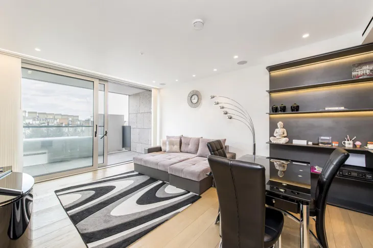 Flat Bressenden Place in City of Westminster