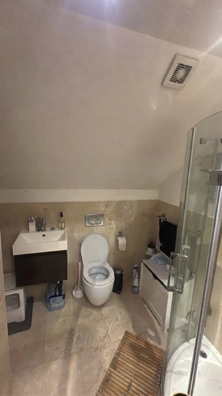 Room Culverhouse Gardens in Greater London