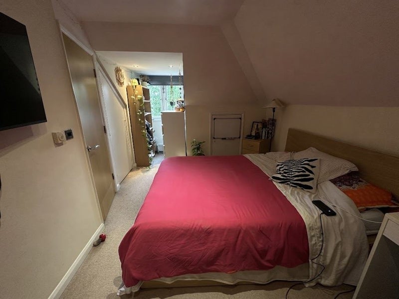 Room Culverhouse Gardens in Greater London