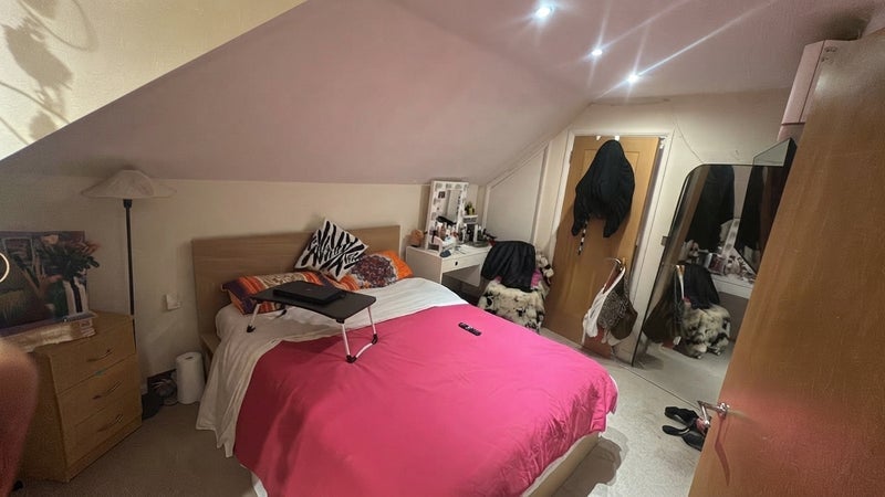 Room Culverhouse Gardens in Greater London