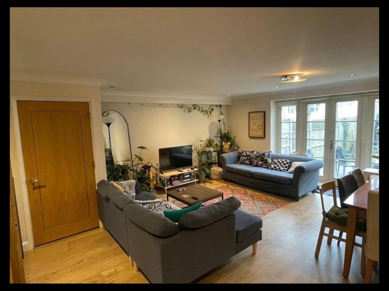 Room Culverhouse Gardens in Greater London