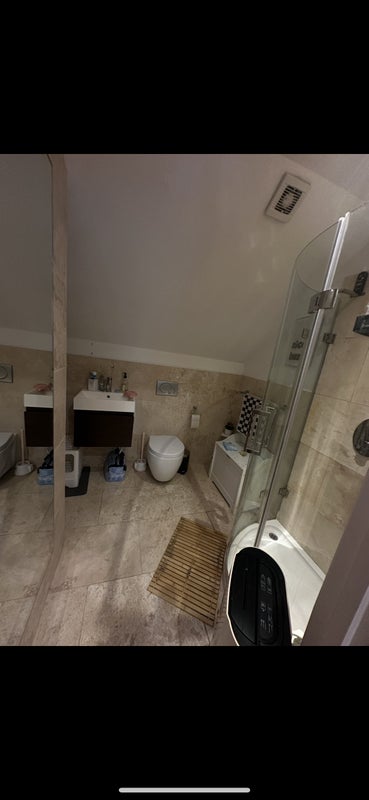 Room Culverhouse Gardens in Greater London