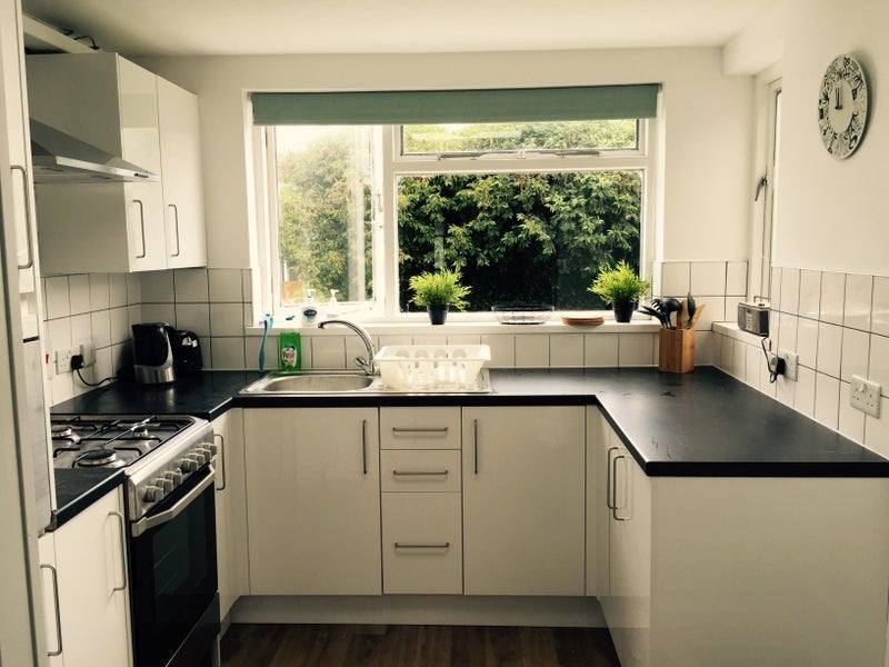 Room Tudor Way in Greater London