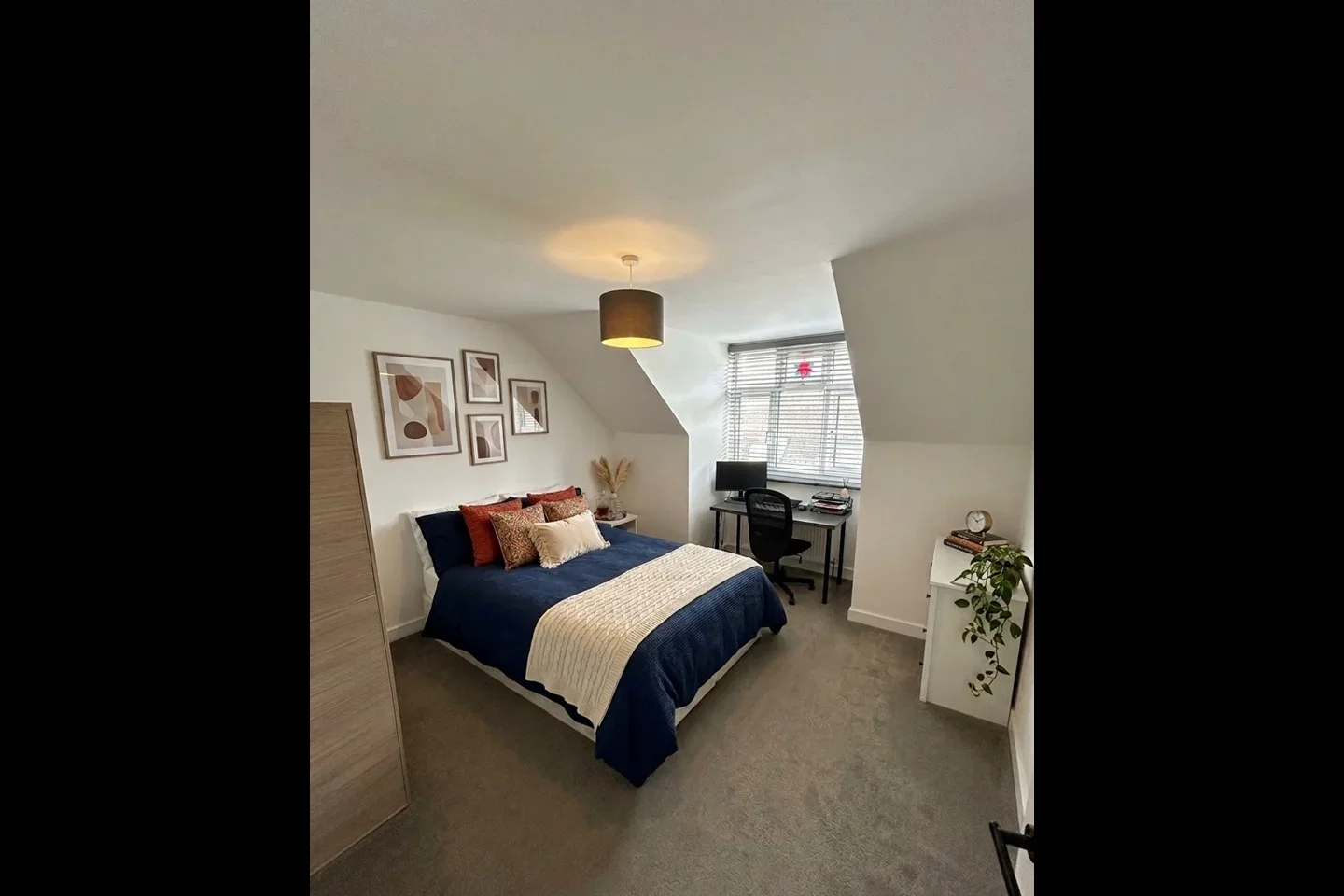 Room Fawcett Close in Greater London