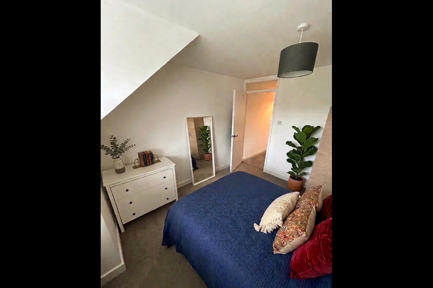 Room Fawcett Close in Greater London
